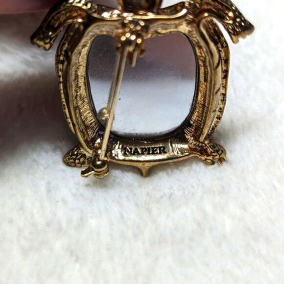 Vintage Napier Goldtone Turtle Brooche Cushion Cut Green Acrylic Cabochon - Picture 8 of 10